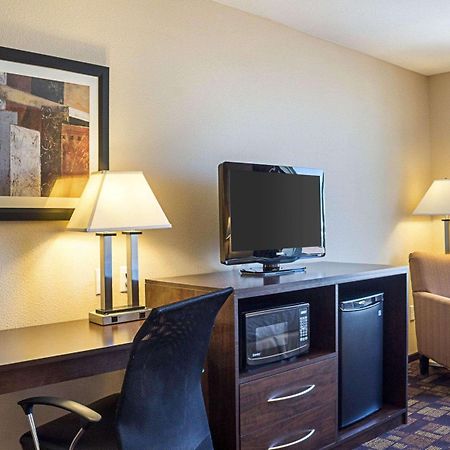 Quality Inn & Suites Minot Zewnętrze zdjęcie