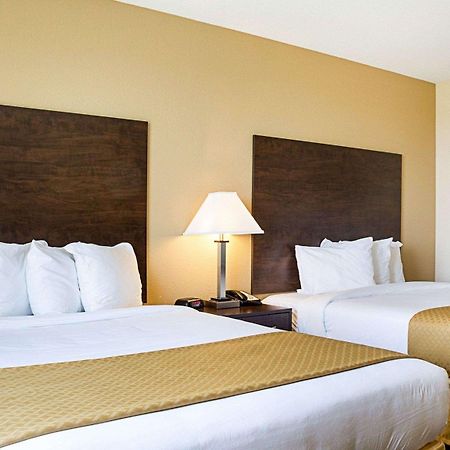Quality Inn & Suites Minot Zewnętrze zdjęcie