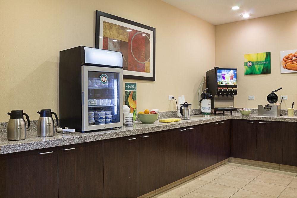 Quality Inn & Suites Minot Zewnętrze zdjęcie