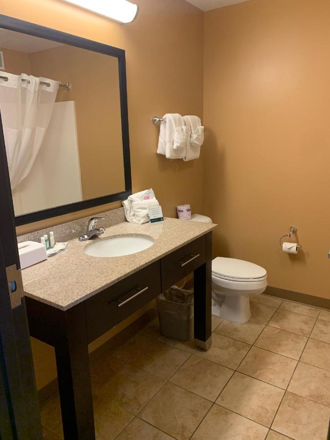 Quality Inn & Suites Minot Zewnętrze zdjęcie