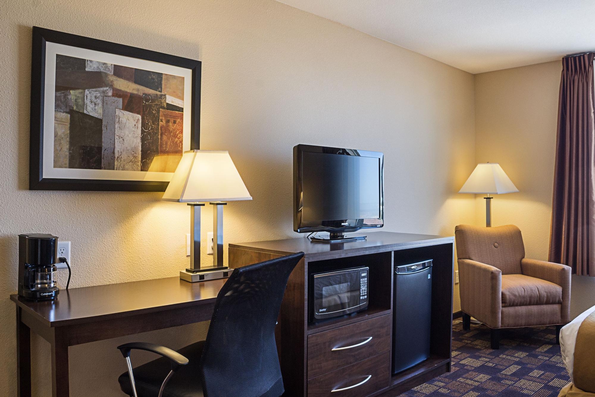 Quality Inn & Suites Minot Zewnętrze zdjęcie