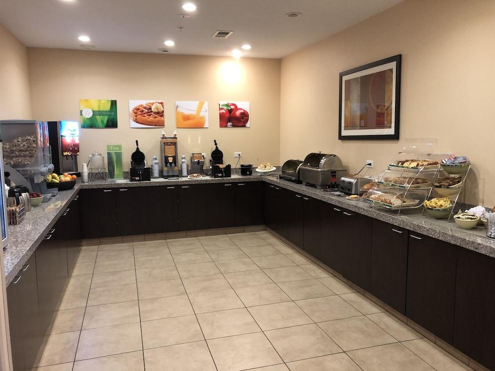 Quality Inn & Suites Minot Zewnętrze zdjęcie
