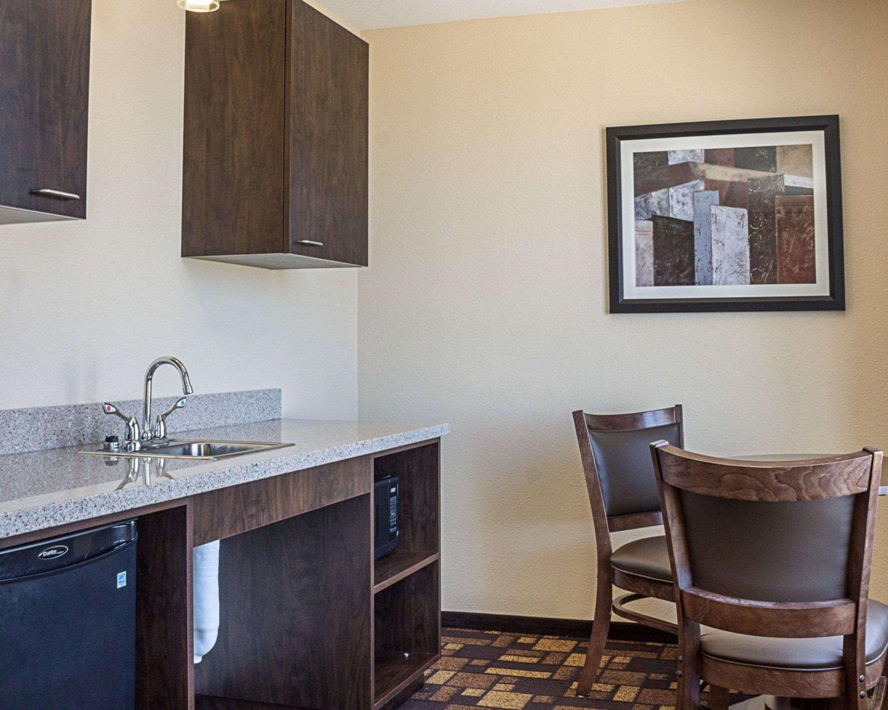 Quality Inn & Suites Minot Zewnętrze zdjęcie