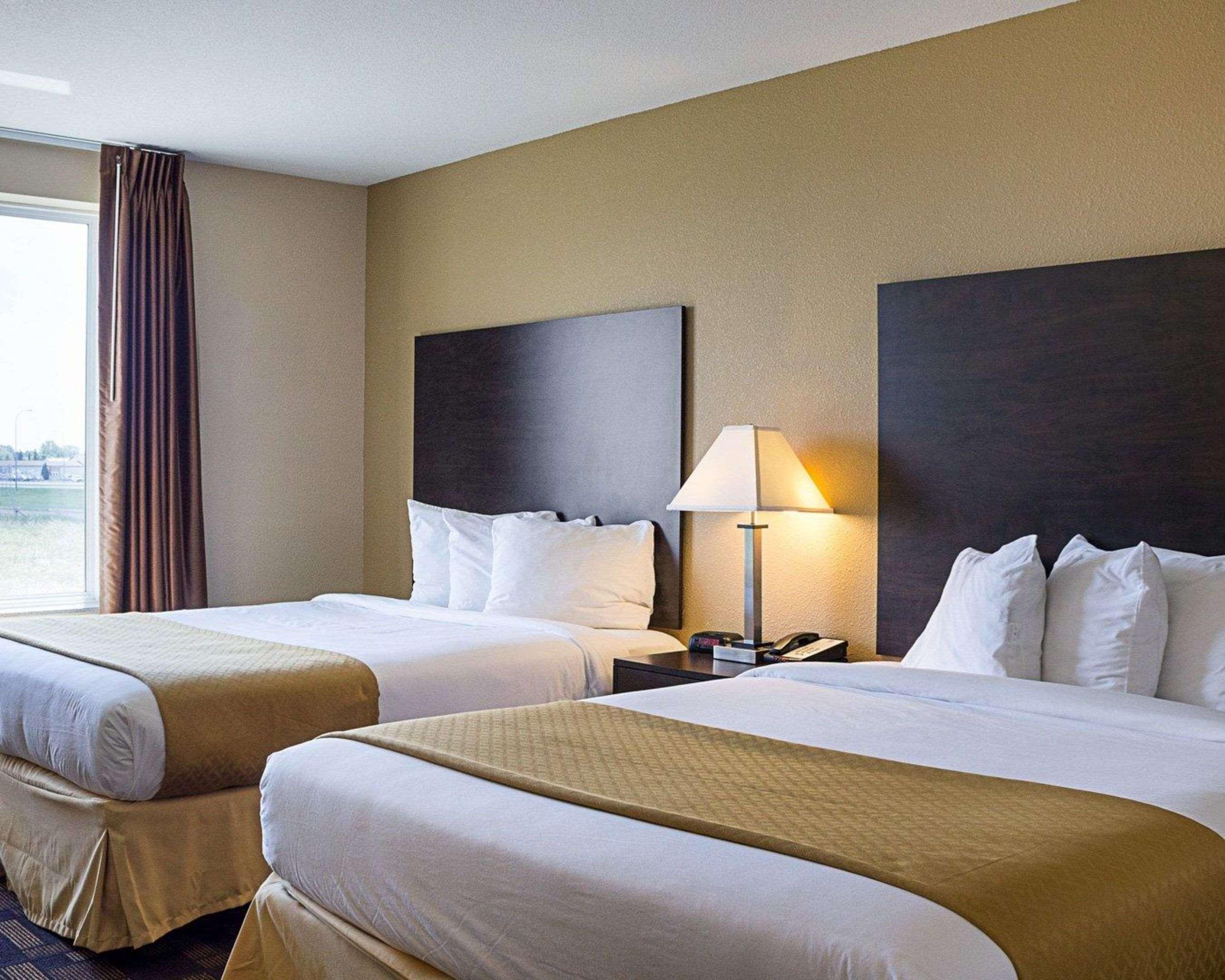 Quality Inn & Suites Minot Zewnętrze zdjęcie