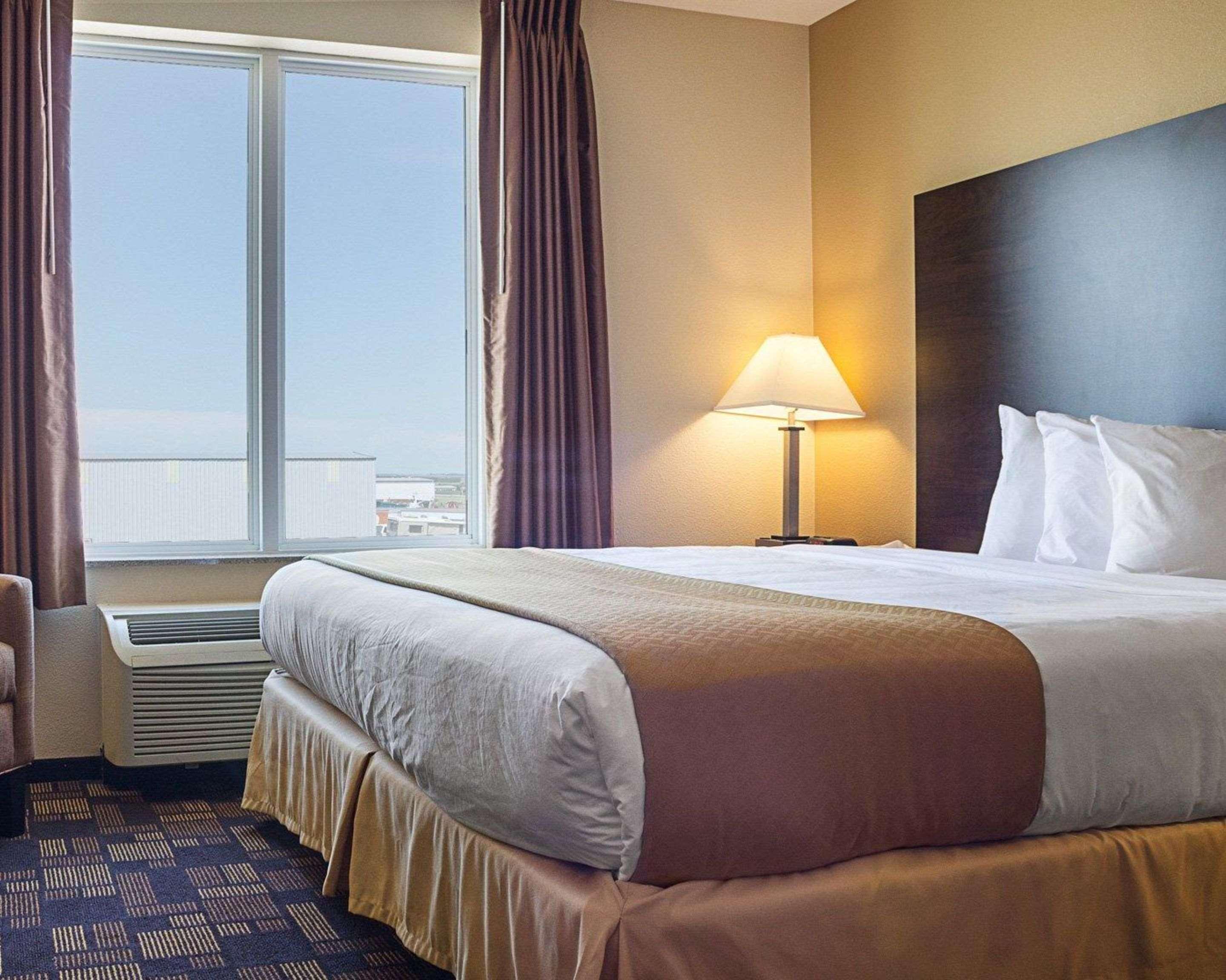 Quality Inn & Suites Minot Zewnętrze zdjęcie