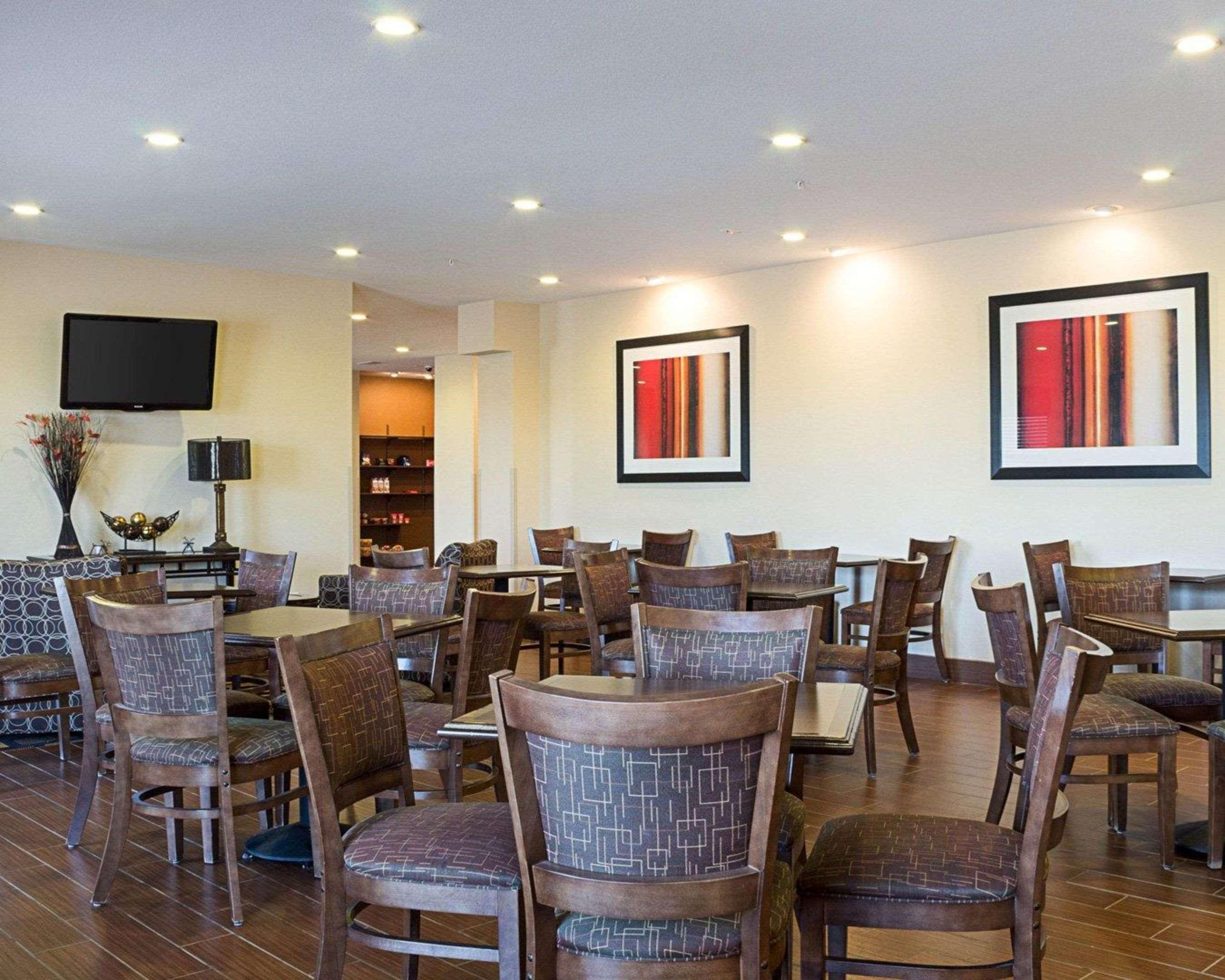 Quality Inn & Suites Minot Zewnętrze zdjęcie