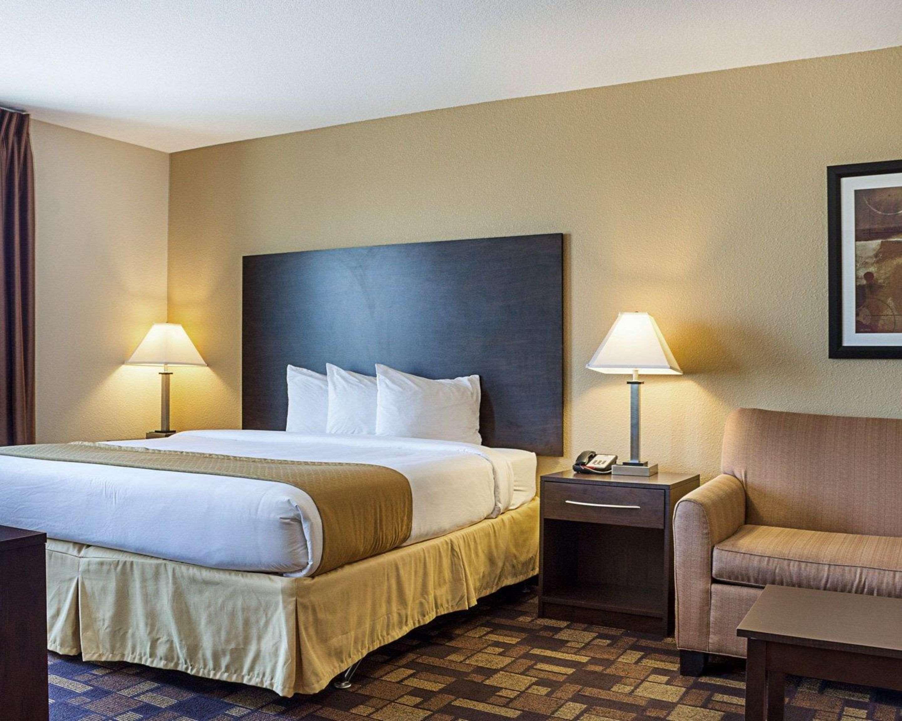 Quality Inn & Suites Minot Zewnętrze zdjęcie