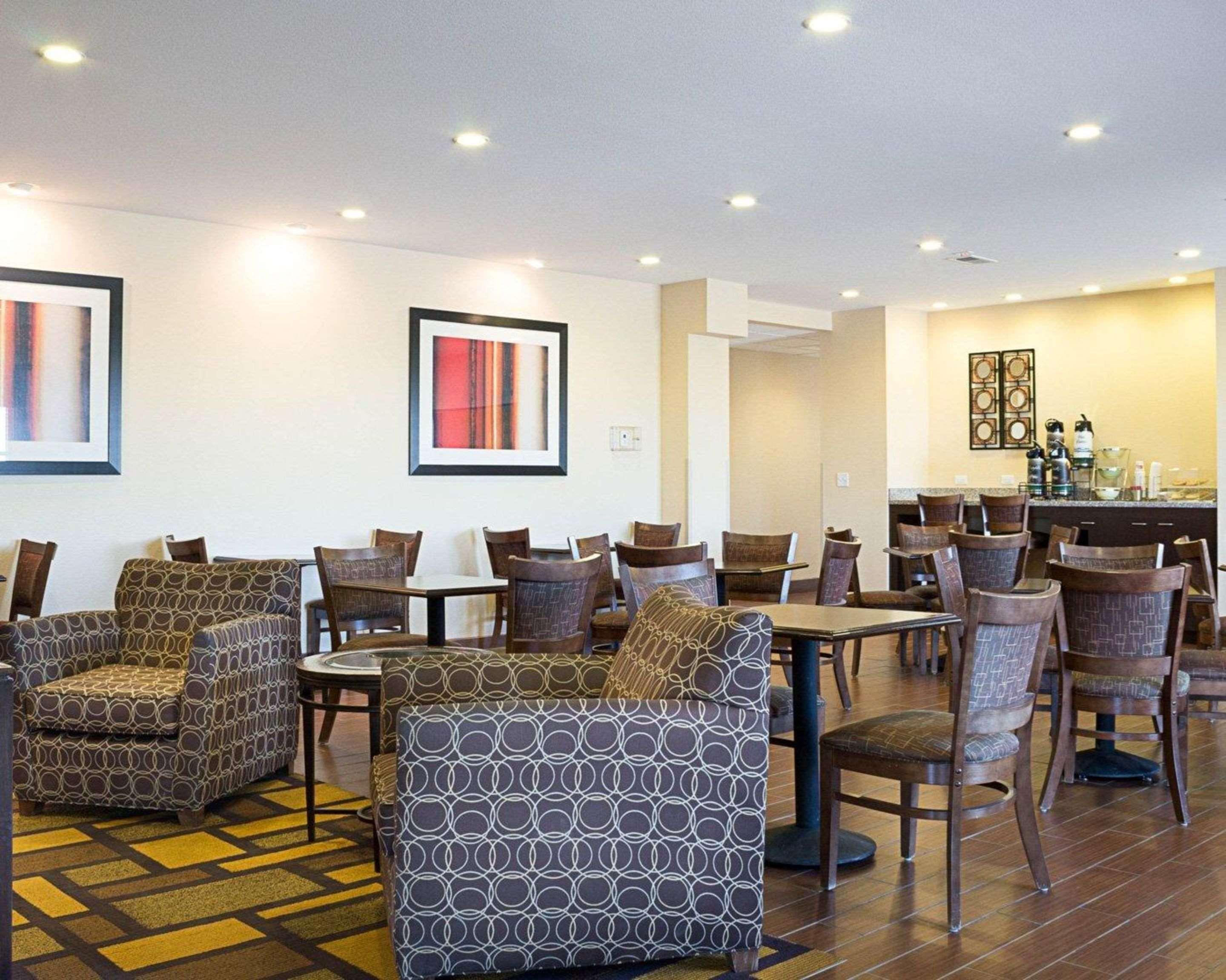 Quality Inn & Suites Minot Zewnętrze zdjęcie