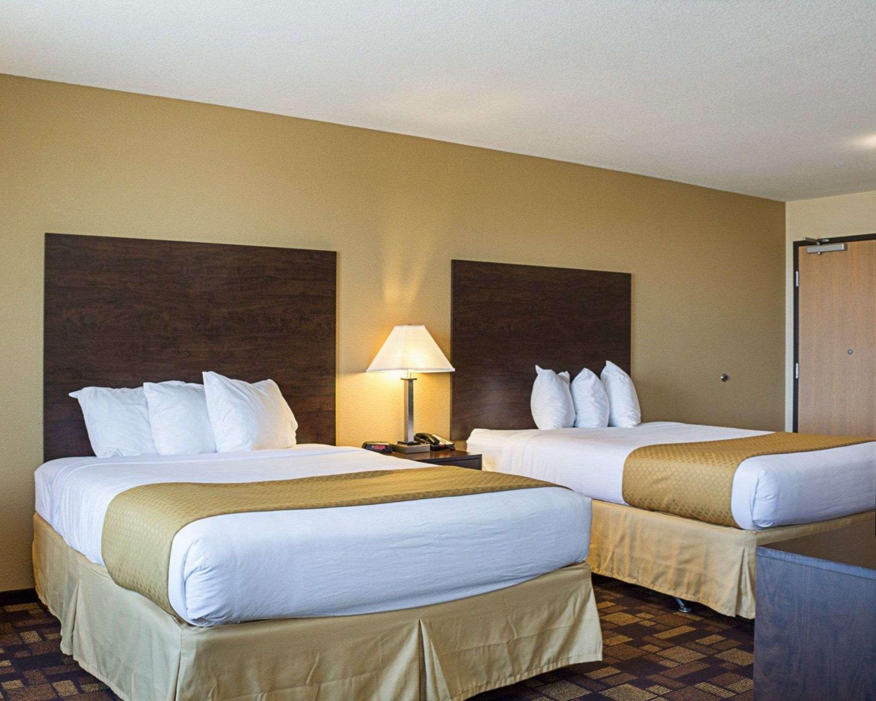 Quality Inn & Suites Minot Zewnętrze zdjęcie