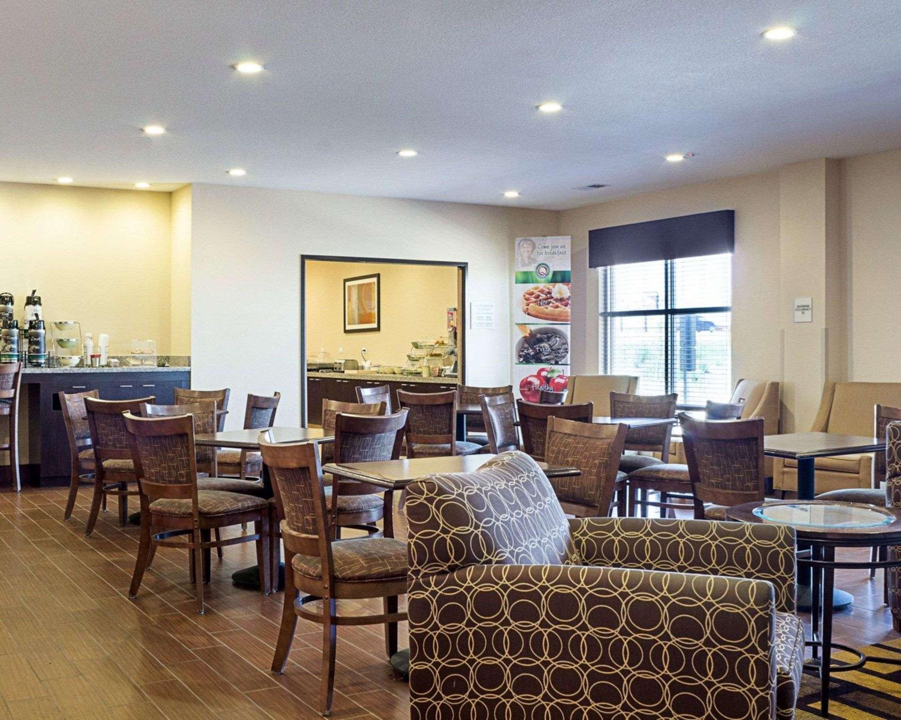 Quality Inn & Suites Minot Zewnętrze zdjęcie